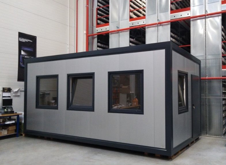 18 m² Bürocontainer – isoliert und komplett ausgestattet