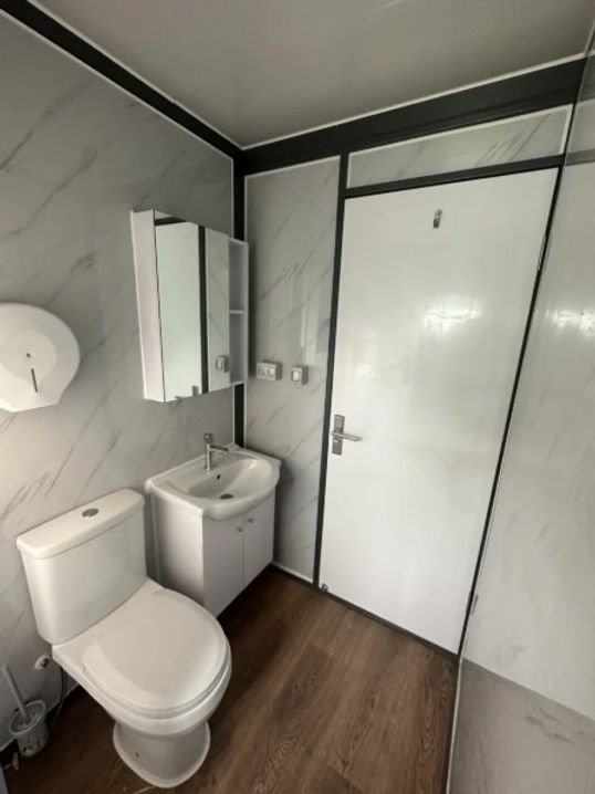 Mobiles Minihaus mit zwei Schlafzimmern und Küche – Modell Deluxe Stahlworks – Bild 13