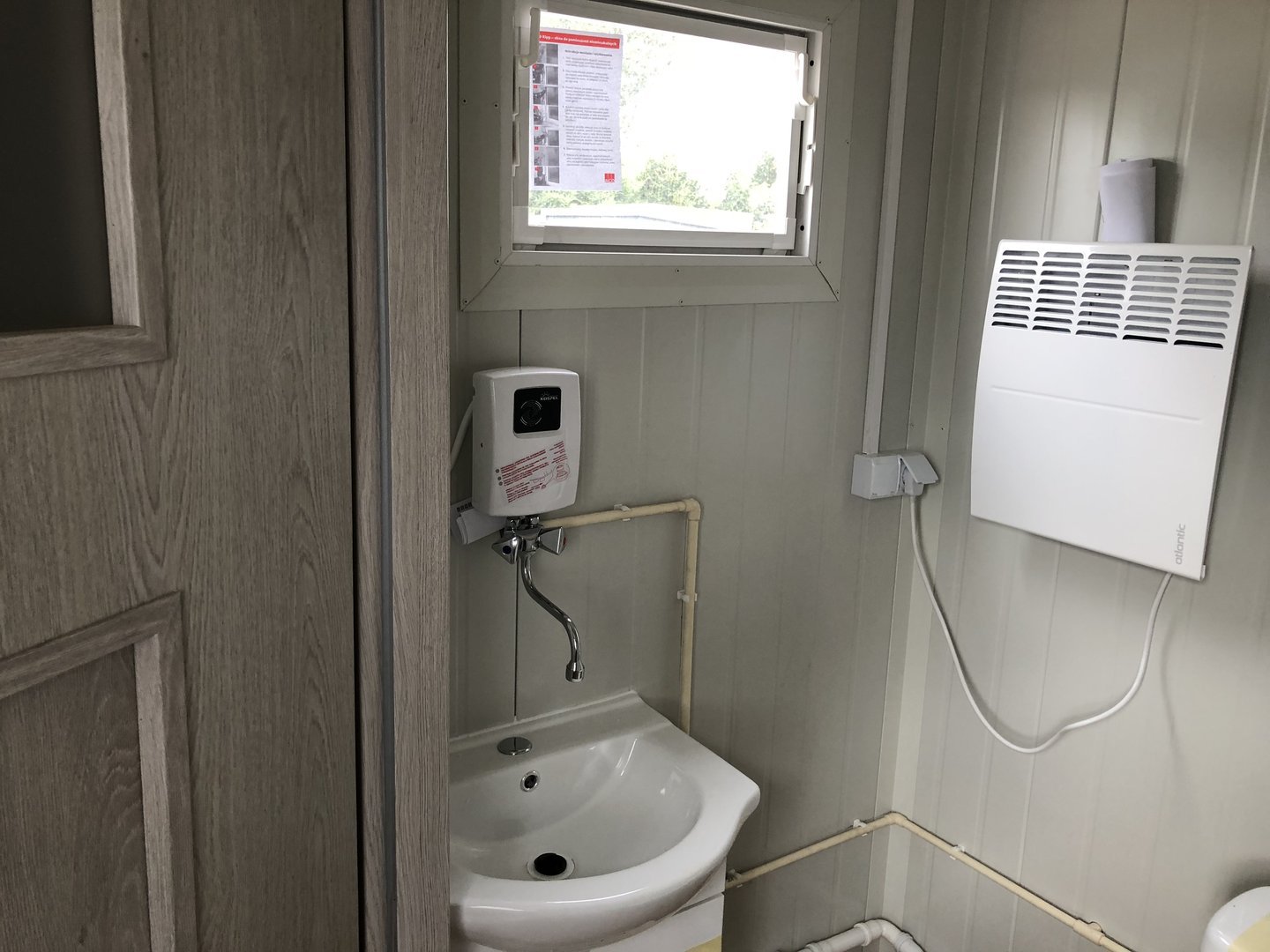 Bürocontainer 4 × 2,20 m mit Sanitärbereich – Bild 13