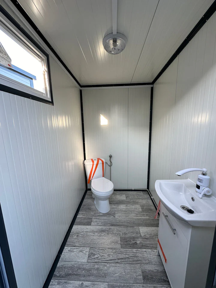 Doppel-Sanitärcontainer 3 × 2 m – Bild 3