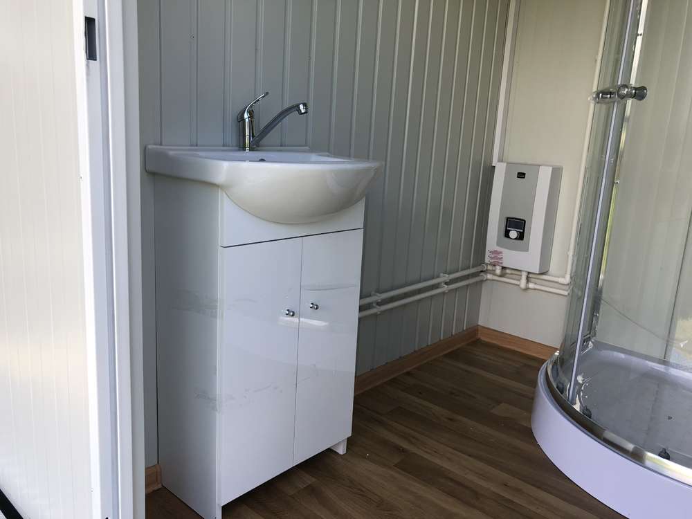 SANITÄRCONTAINER – WC + DUSCHE + WASSERTANK – Bild 4