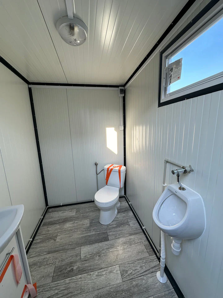 Doppel-Sanitärcontainer 3 × 2 m – Bild 4